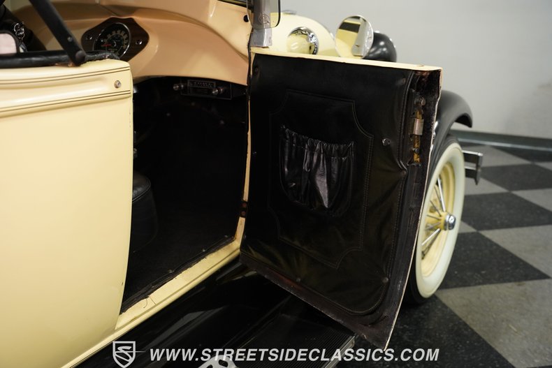 Ford-Model-a-1929-Cream-45