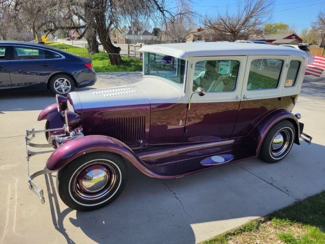 Ford-Model-a-1929-White-Gray
