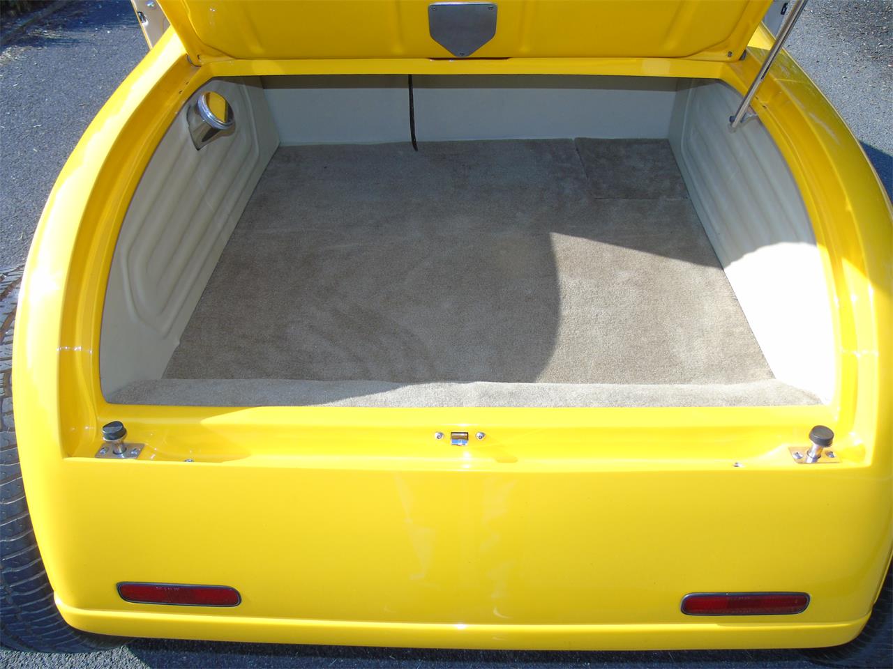 Ford-Model-a-1929-Yellow-Tan-13