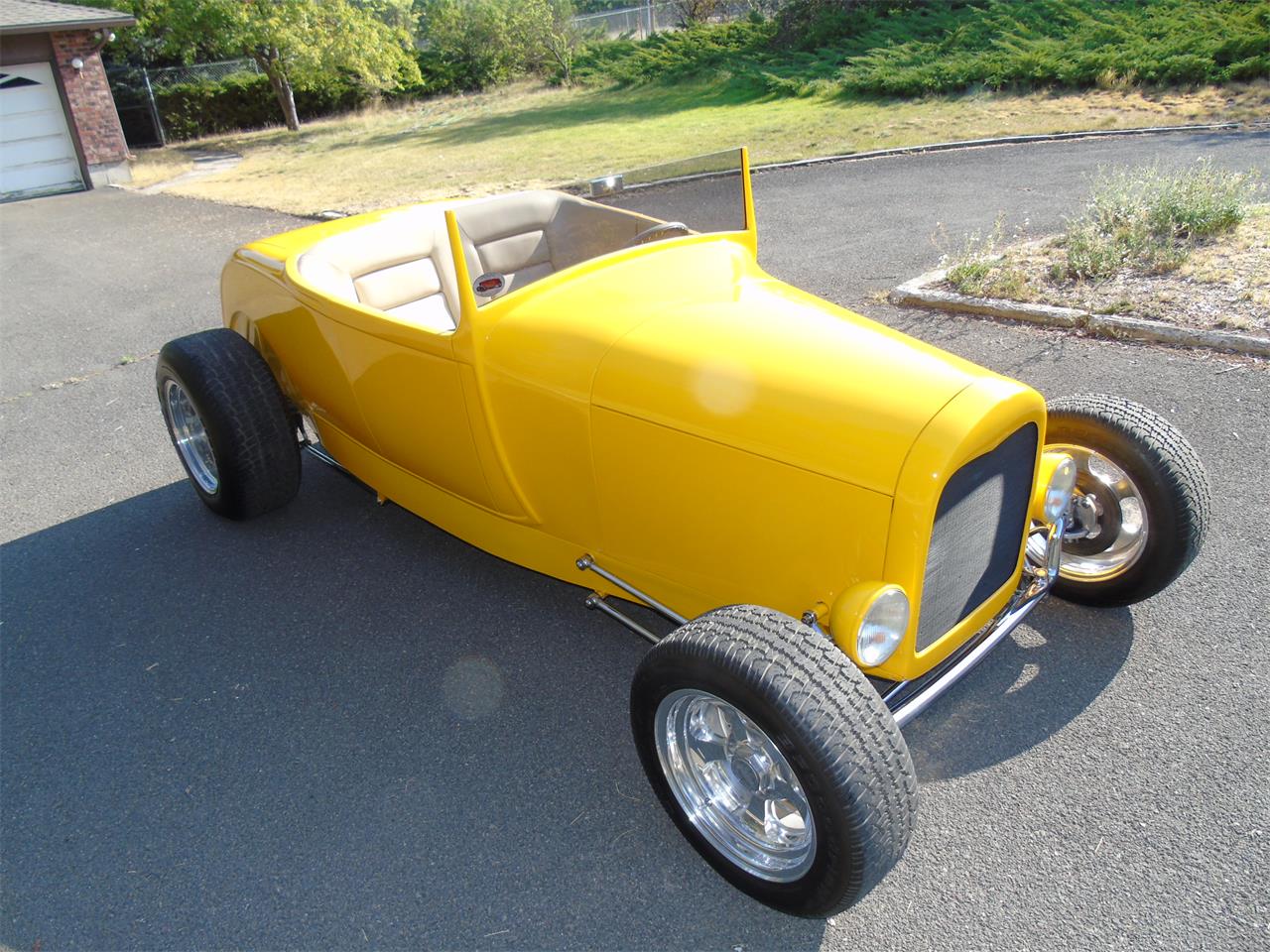 Ford-Model-a-1929-Yellow-Tan-14