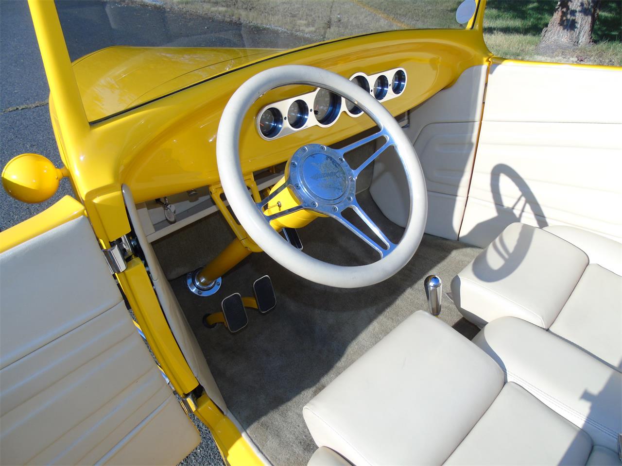 Ford-Model-a-1929-Yellow-Tan-17