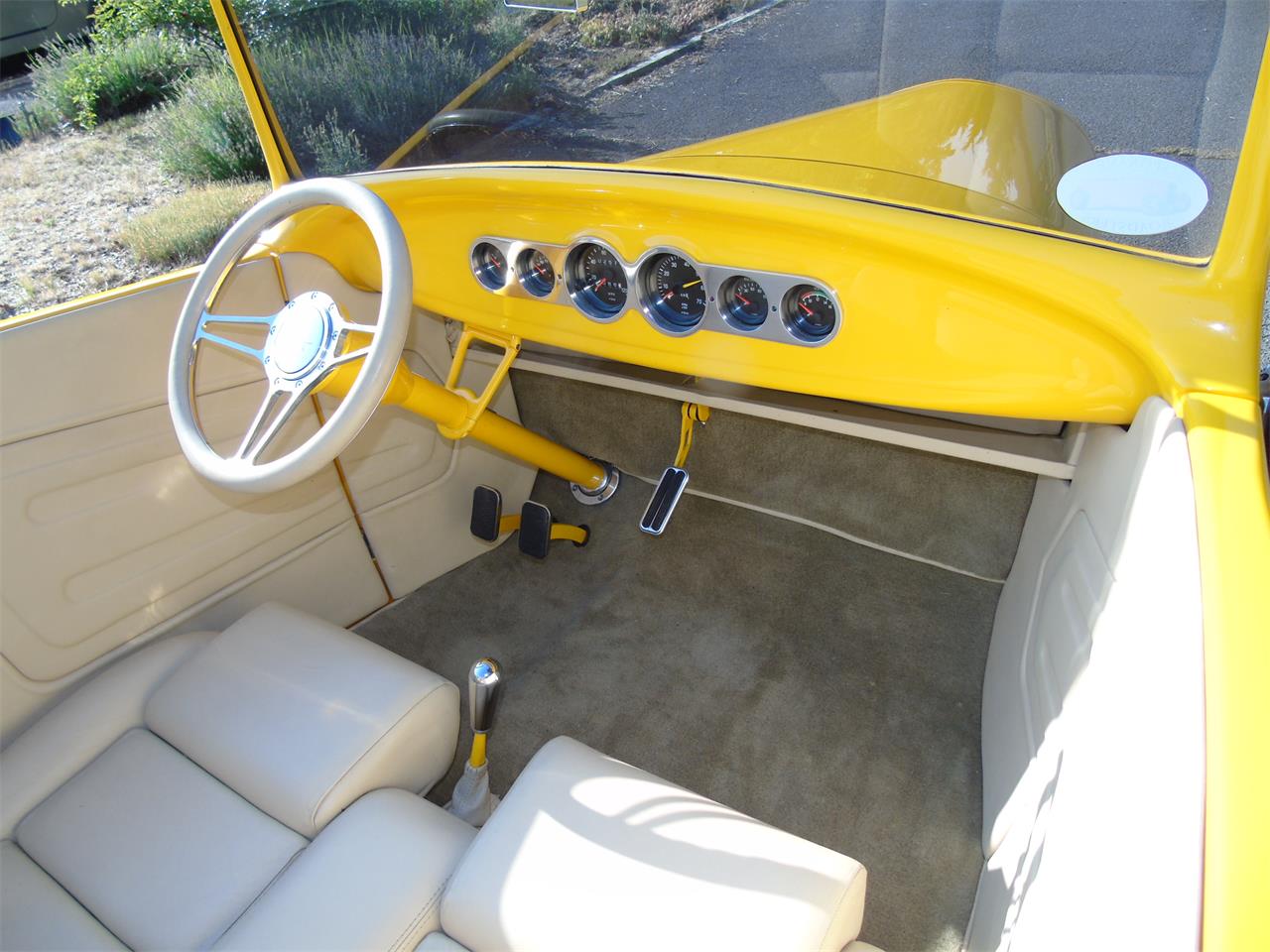 Ford-Model-a-1929-Yellow-Tan-23