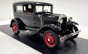 Ford-Model-a-1930-Black-Tan-10