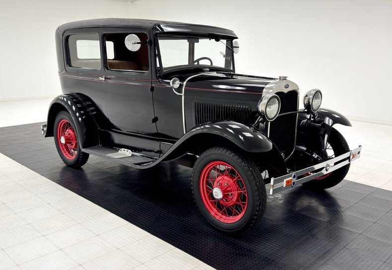 Ford-Model-a-1930-Black-Tan-10