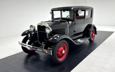 Ford-Model-a-1930-Black-Tan-11
