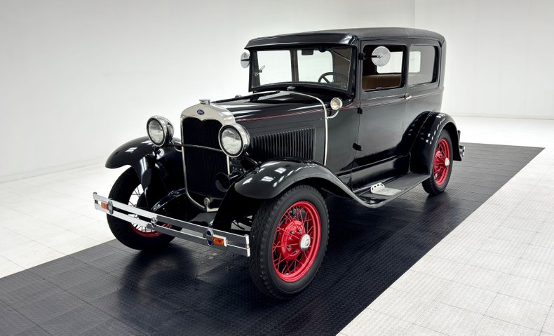 Ford-Model-a-1930-Black-Tan-11