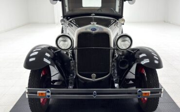 Ford-Model-a-1930-Black-Tan-14