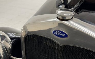 Ford-Model-a-1930-Black-Tan-15