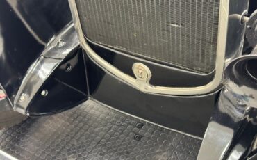 Ford-Model-a-1930-Black-Tan-16
