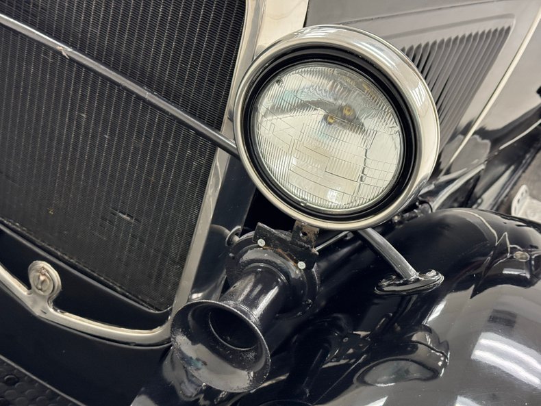 Ford-Model-a-1930-Black-Tan-17