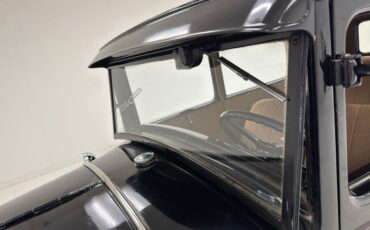 Ford-Model-a-1930-Black-Tan-20