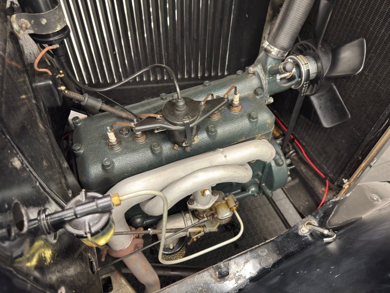 Ford-Model-a-1930-Black-Tan-32