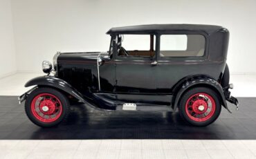 Ford-Model-a-1930-Black-Tan