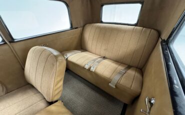 Ford-Model-a-1930-Black-Tan-38