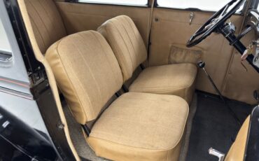 Ford-Model-a-1930-Black-Tan-39