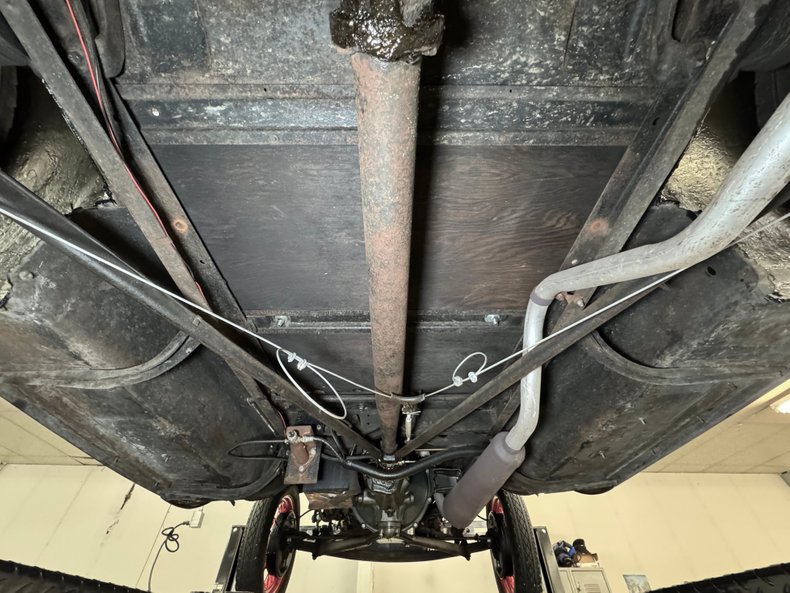 Ford-Model-a-1930-Black-Tan-4