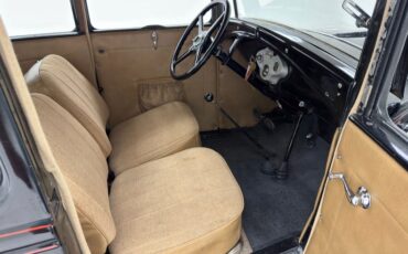Ford-Model-a-1930-Black-Tan-40