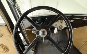 Ford-Model-a-1930-Black-Tan-42