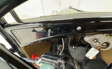 Ford-Model-a-1930-Black-Tan-43