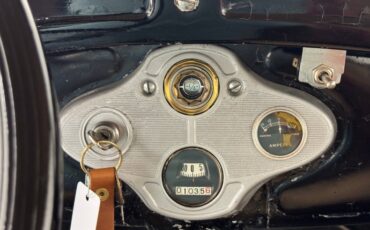 Ford-Model-a-1930-Black-Tan-44
