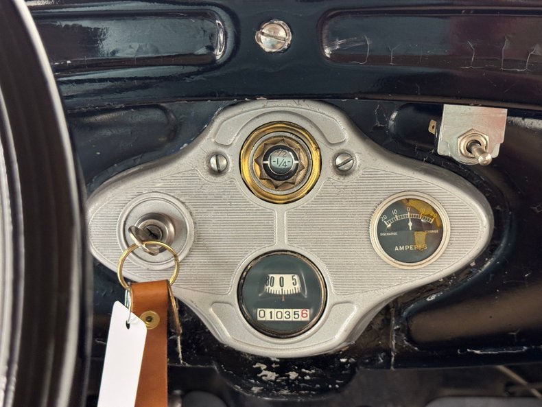 Ford-Model-a-1930-Black-Tan-44