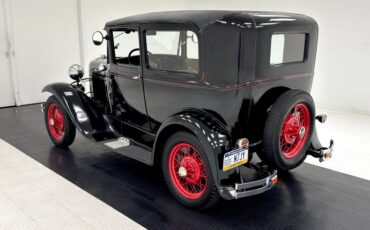 Ford-Model-a-1930-Black-Tan-6