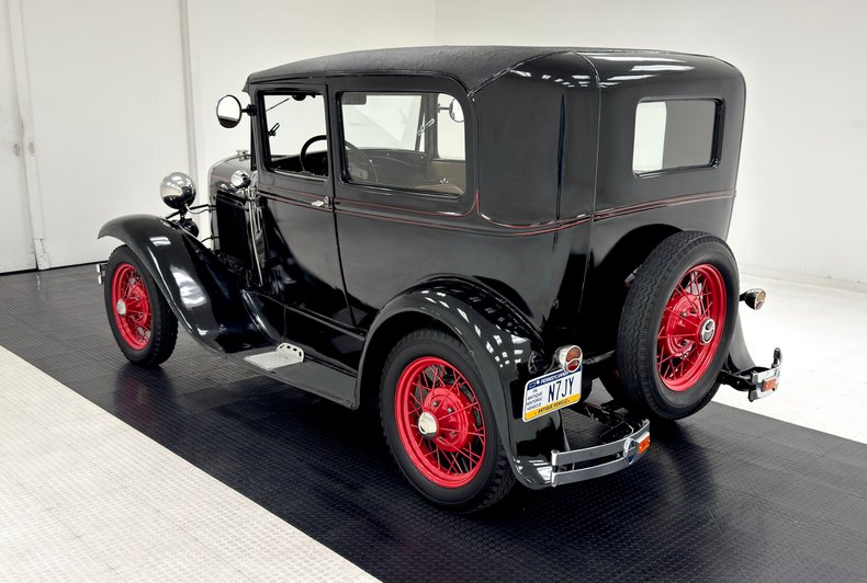 Ford-Model-a-1930-Black-Tan-6