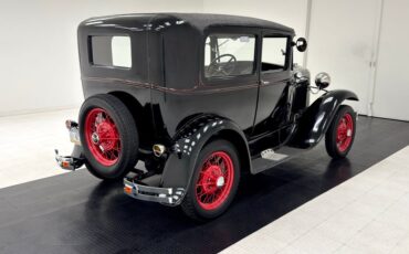 Ford-Model-a-1930-Black-Tan-8