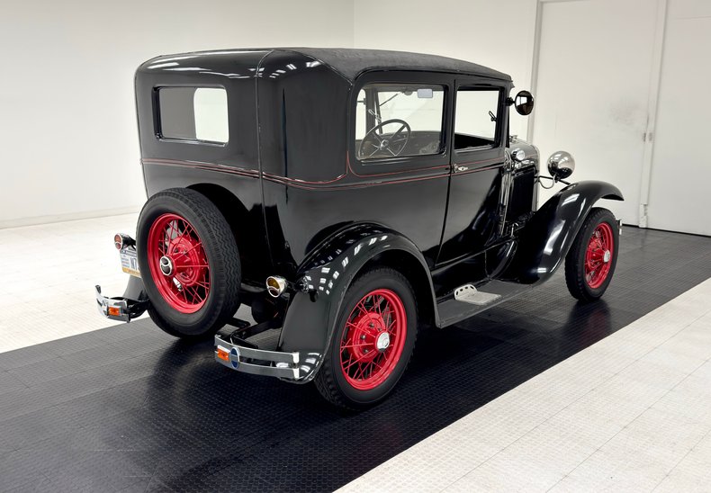 Ford-Model-a-1930-Black-Tan-8