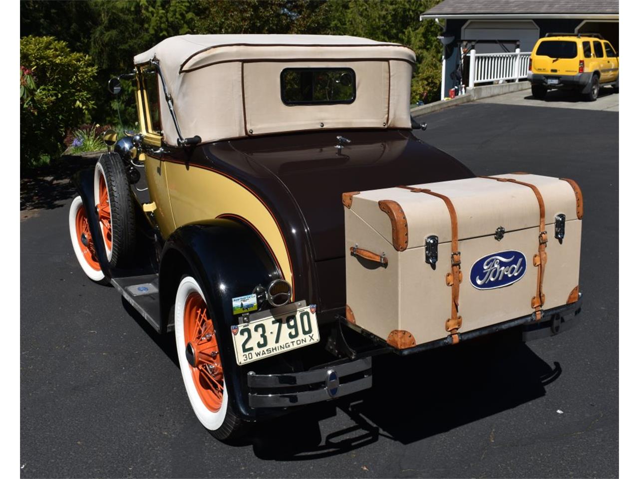 Ford-Model-a-1930-Bronson-yelseal-brn-Lt-broadcloth-wool-7