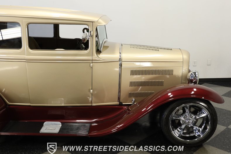 Ford-Model-a-1930-Champagne-Metallic-Gold-26
