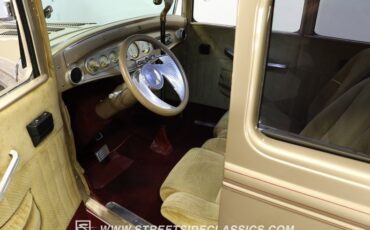 Ford-Model-a-1930-Champagne-Metallic-Gold-3