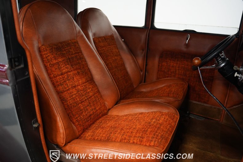 Ford-Model-a-1930-Gray-Brown-24