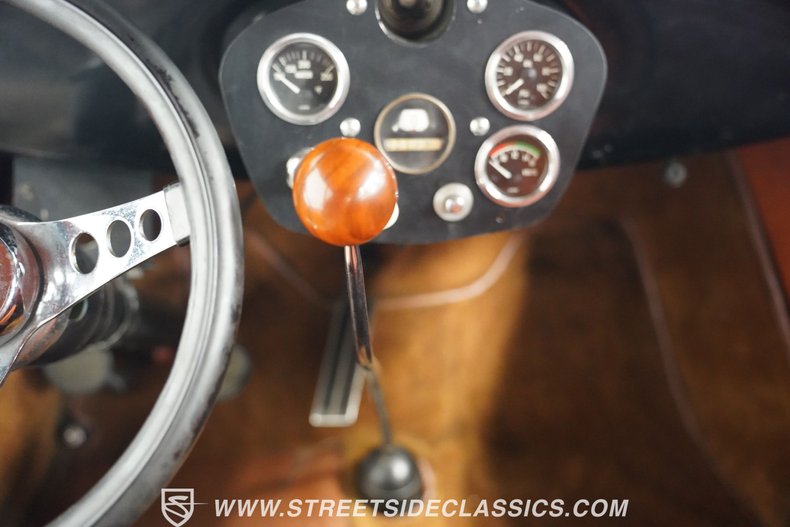 Ford-Model-a-1930-Gray-Brown-48