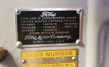 Ford-Model-a-1930-Gray-Tan-16
