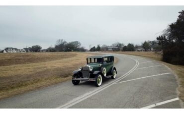 Ford-Model-a-1930-Green-Beige-10