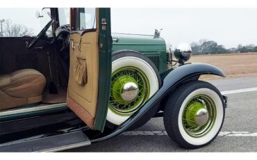 Ford-Model-a-1930-Green-Beige-5