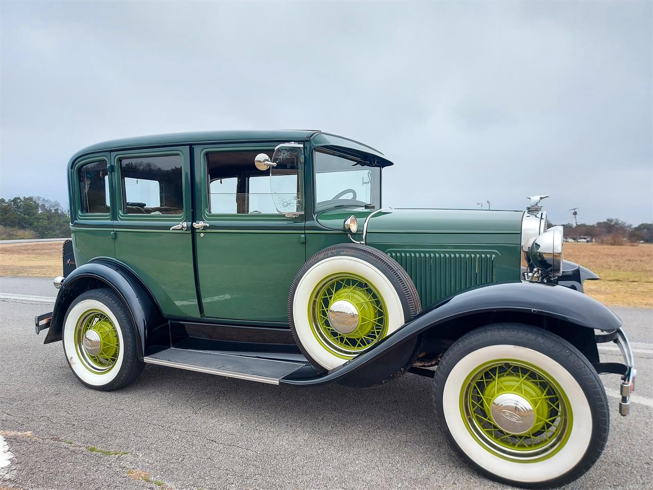 Ford-Model-a-1930-Green-Beige-8