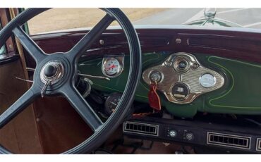 Ford-Model-a-1930-Green-Beige-9