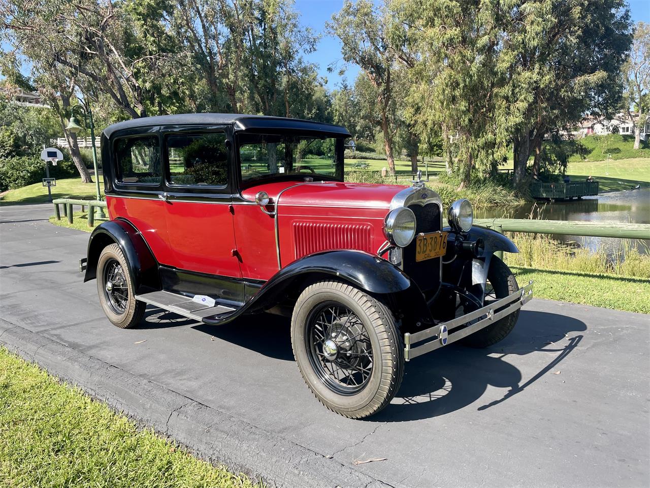 Ford-Model-a-1930-RedBlack-Grey-1