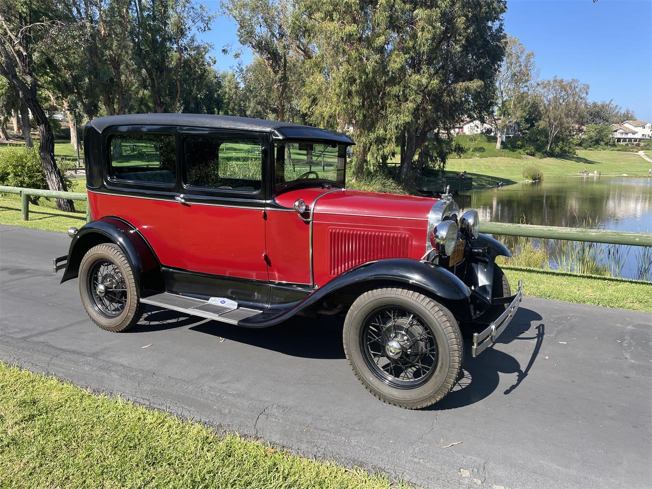 Ford-Model-a-1930-RedBlack-Grey-2