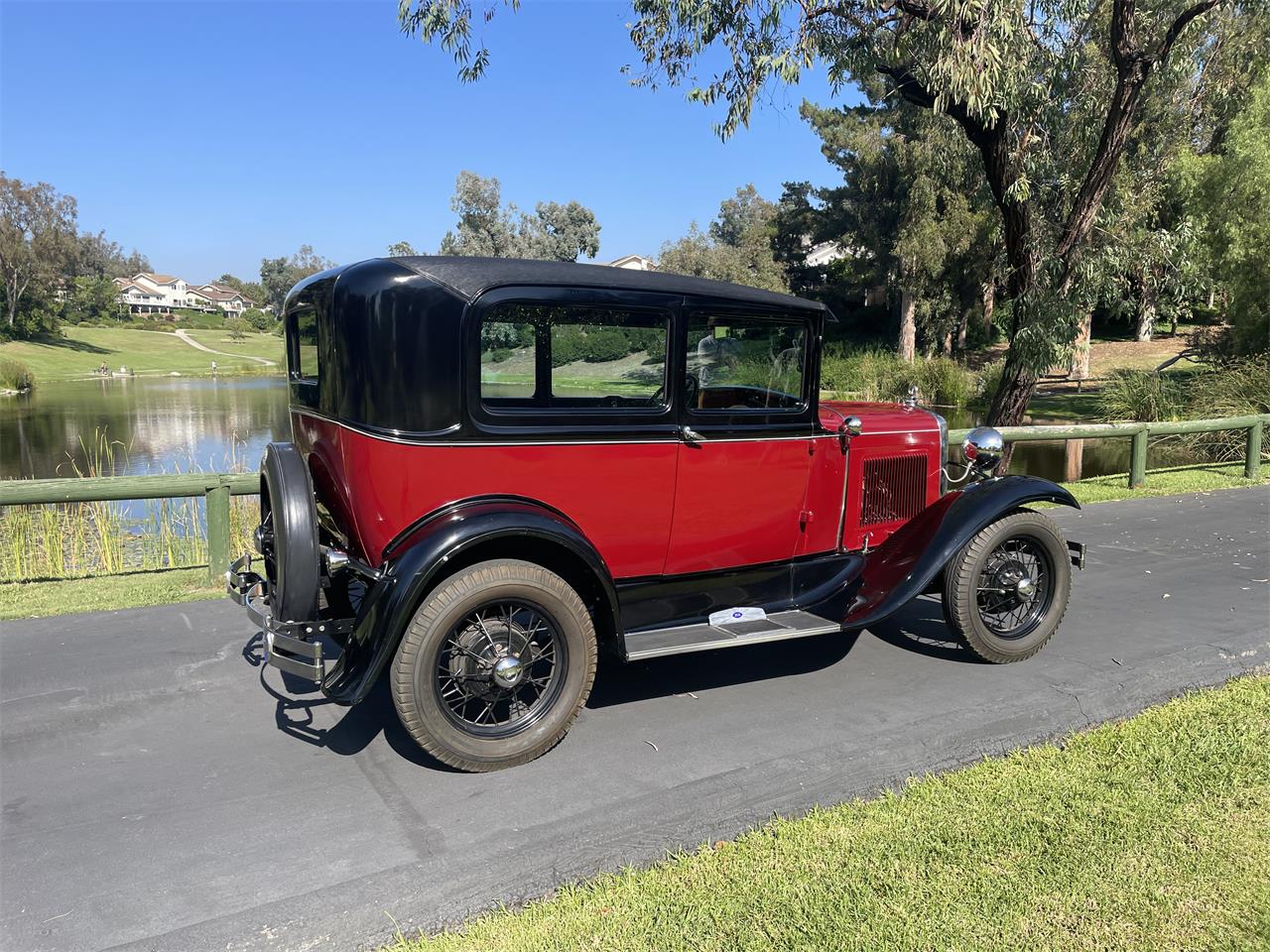 Ford-Model-a-1930-RedBlack-Grey-5