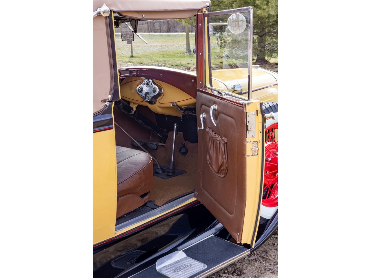 Ford-Model-a-1931-Bronson-Yellow-Brown-18
