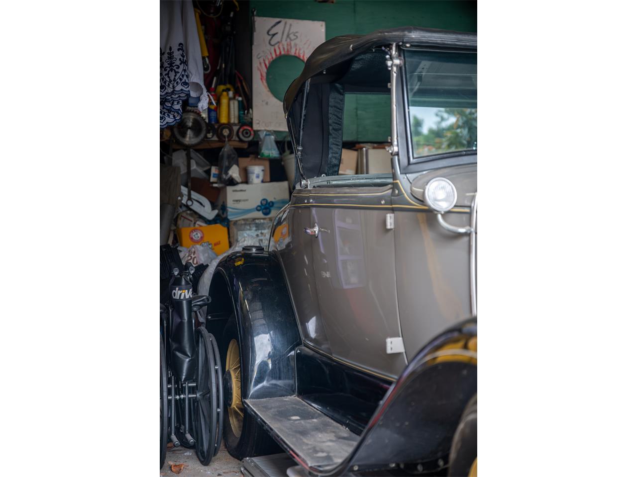 Ford-Model-a-1931-Gray-Black-18
