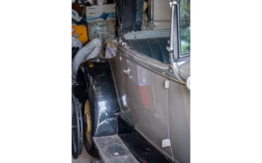 Ford-Model-a-1931-Gray-Black-3