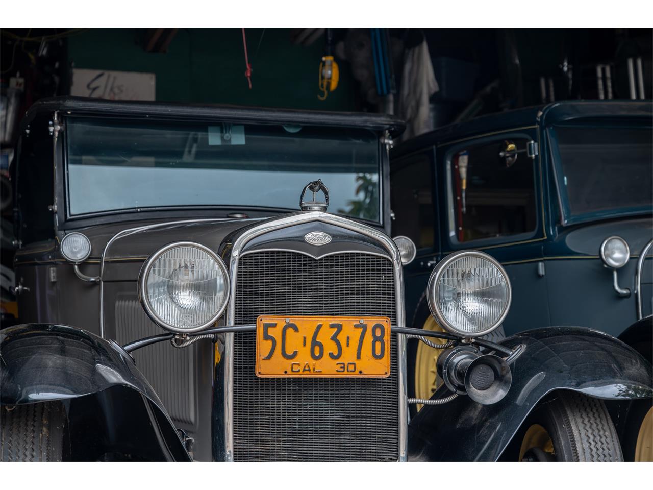 Ford-Model-a-1931-Gray-Black-6