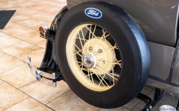 Ford-Model-a-1931-Gray-Black-Brown-5