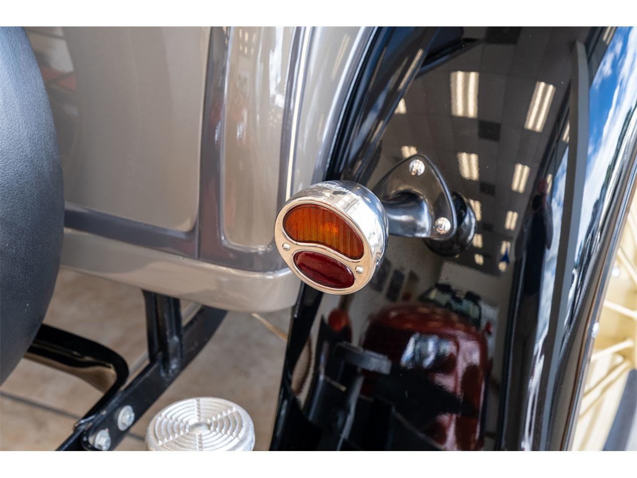Ford-Model-a-1931-Gray-Black-Brown-6