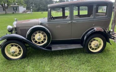 Ford-Model-a-1931-Gray-and-Black-Grey-Mohair-4
