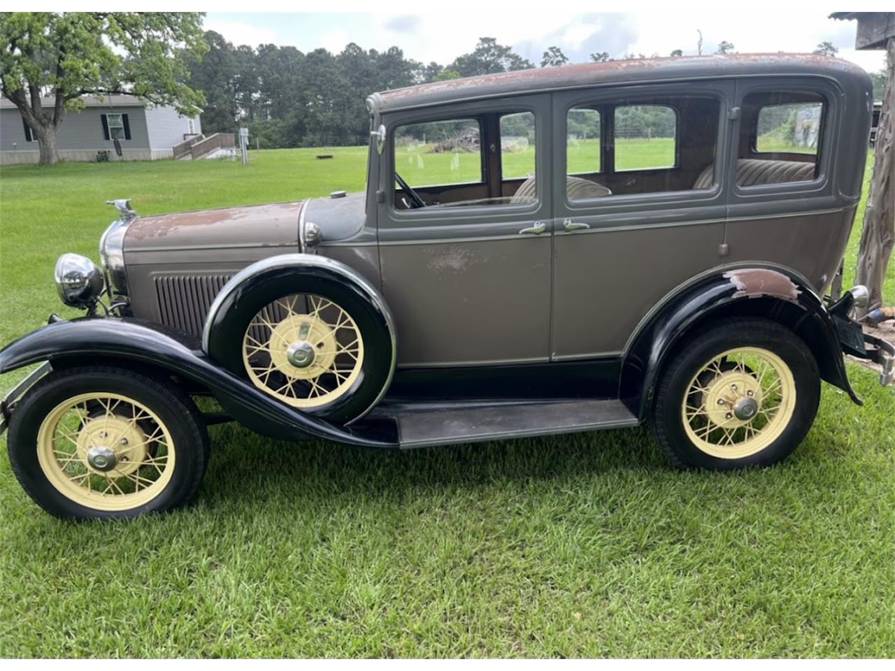 Ford-Model-a-1931-Gray-and-Black-Grey-Mohair-4